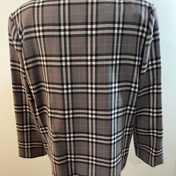 Woman’s 100% Wool Blazer | Vintage Blazer | Made In Canada | Women’s Wool Blazer - Picture 8 of 17